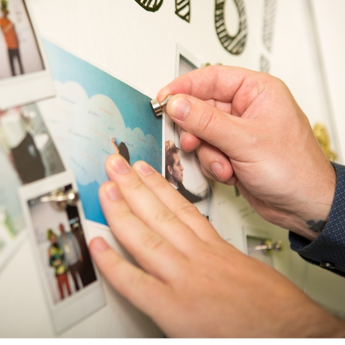 Manyetik Sıva - Smarter Surfaces TR manyetik sıva - ile hazırlanmış - ofis etkinlik ve paylaşım duvarı