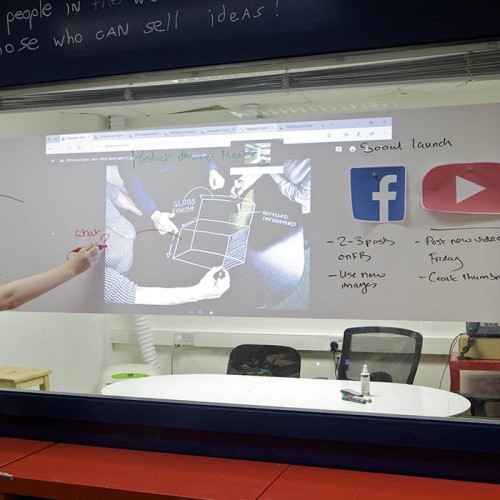 Yarı Mat Duvar Kağıdı / 3'ü bir arada (Yazı Tahtası - Manyetik - Projeksiyon Perdesi ) - Smarter Surfaces TR yazı tahtası - duvar kağıdı - yarı mat - manyetik - projeksiyon perdesi-yazılır kuru silinir özellikli